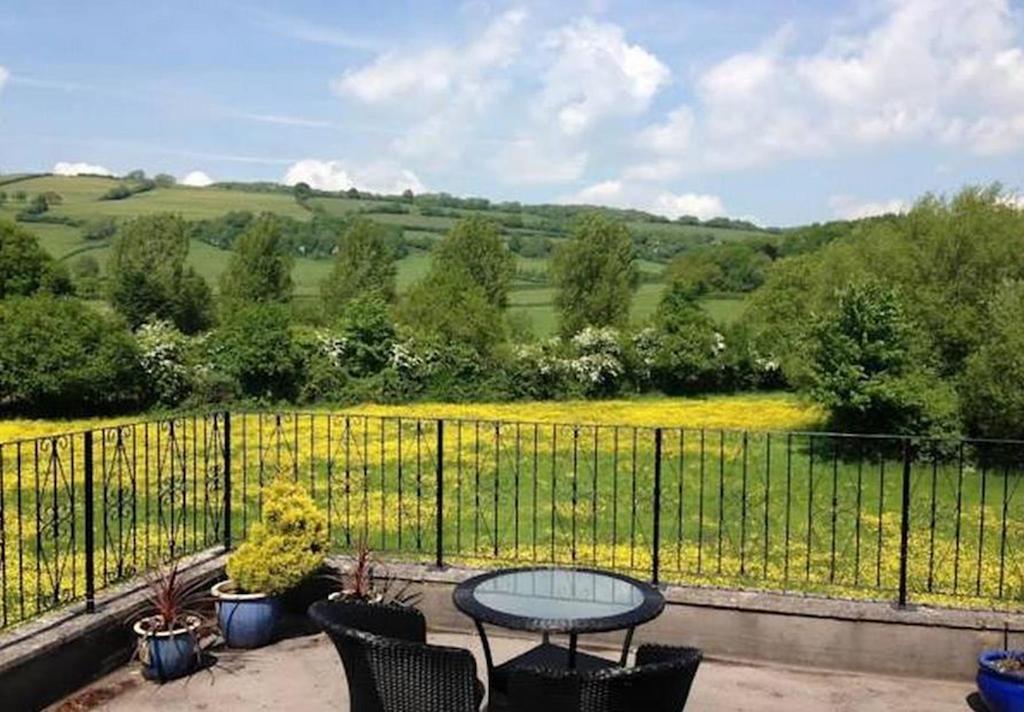 Appartamento Beaconsfield Farm Wells Esterno foto